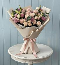 Букет цветов из:  Розы и Лизиантусы в Ильском