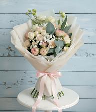 Букет цветов из:  Розы и Лизиантусы в Ильском