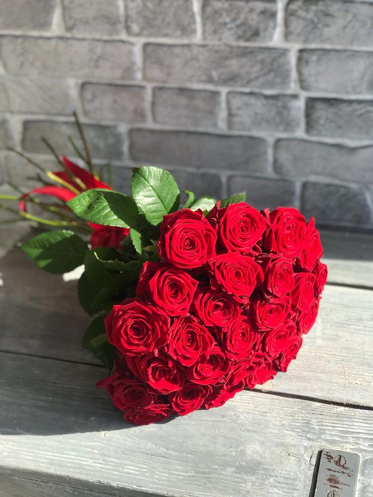 Букет Красные розы Фридом в Ильском