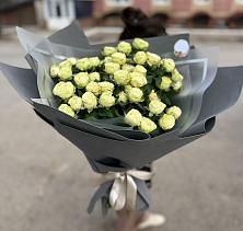 Букет Белые кустовые розы Солинеро в Ильском