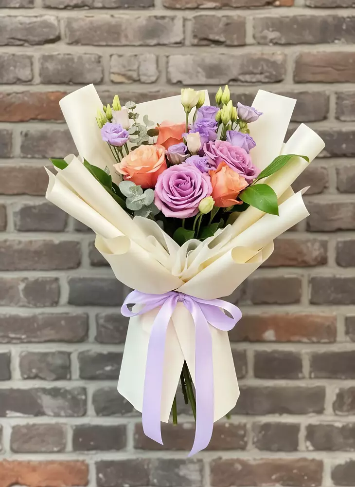 Букет цветов из: Лизиантусы и Розы в Ильском