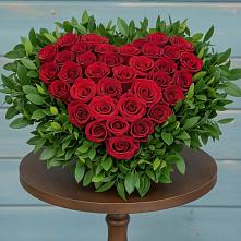 Цветочная композиция из Розы в виде сердца в Ильском