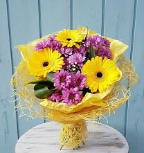 Букет цветов из:  Хризантемы и Герберы в Ильском