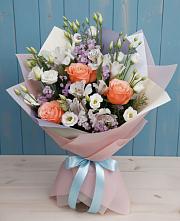 Букет цветов из:  Лизиантусы, Розы, Альстромерии и Гипсофила в Ильском