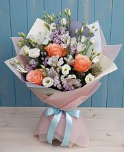 Букет цветов из:  Лизиантусы, Розы, Альстромерии и Гипсофила в Ильском