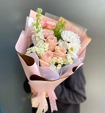 Букет цветов из:  Хризантемы и Розы в Ильском