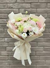 Букет цветов из:  Гвоздики, Розы, Лизиантусы и Хризантемы в Ильском