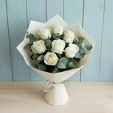 Букет Белые розы в Эвкалипте в Ильском