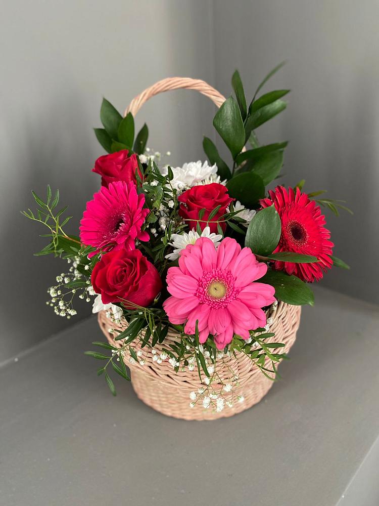 Цветочная композиция из Розы, Хризантемы и Герберы в корзине в Ильском
