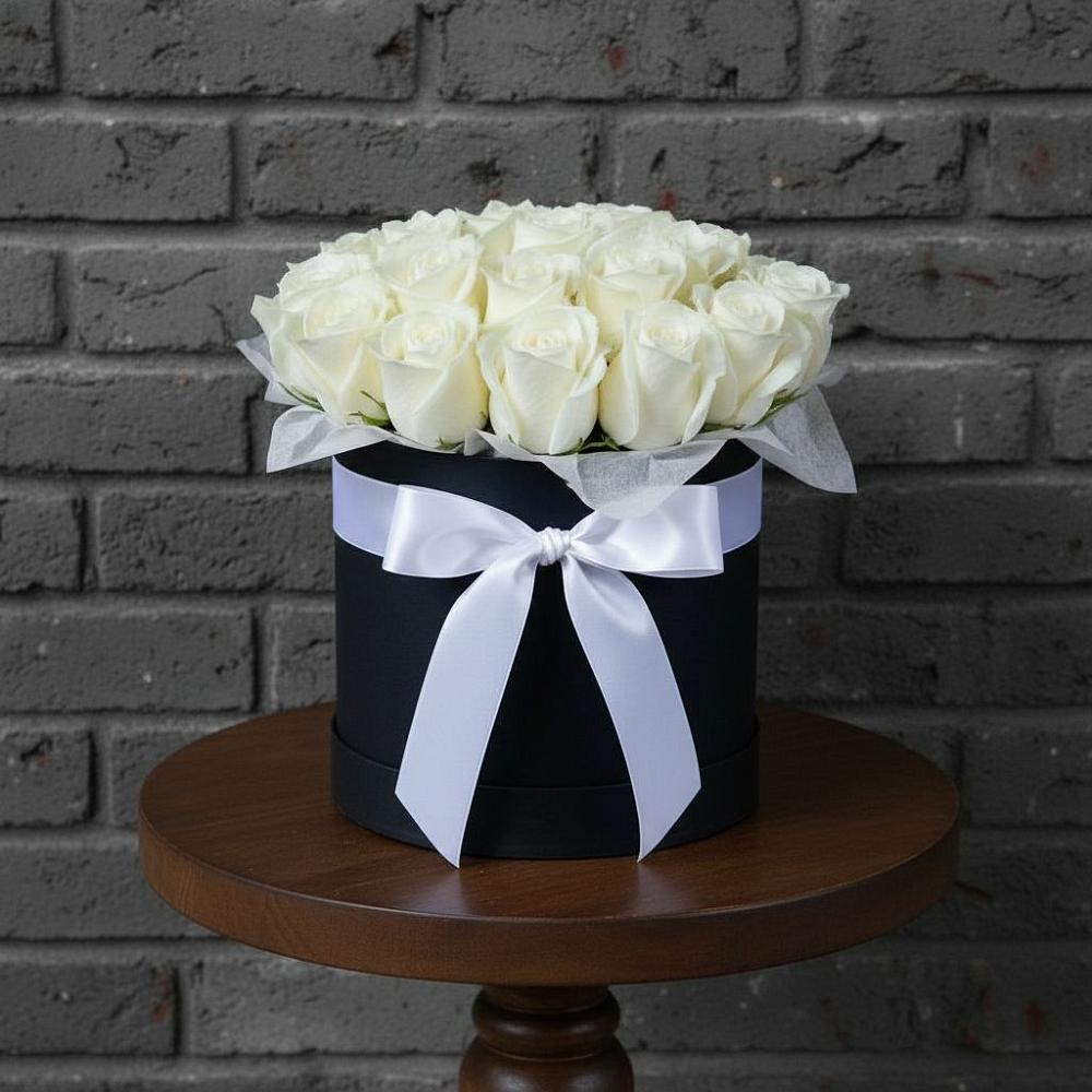 Цветочная композиция из Розы в шляпной коробке в Ильском