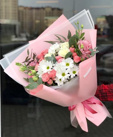 Букет цветов из: Розы, Лизиантусы и Хризантемы в Ильском
