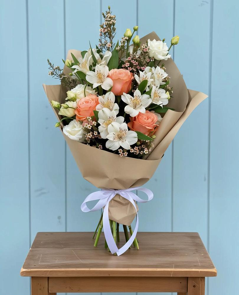 Букет цветов из: Альстромерии, Лизиантусы, Розы и Хризантемы в Ильском