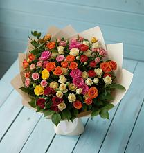 Букет Микс из разноцветных кустовых роз в Ильском