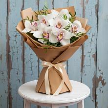 Букет цветов из:  Орхидеи и Розы в Ильском