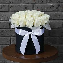 Цветочная композиция из Розы в шляпной коробке в Ильском